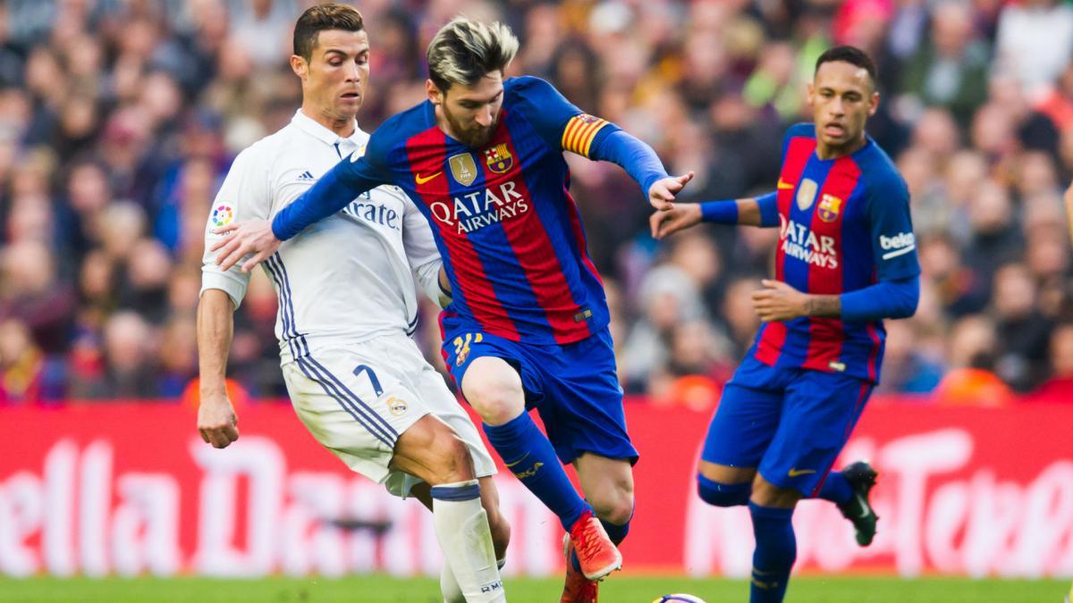 Hai người bạn, hai chiến tuyến Ronaldo và Messi trên sân đấu