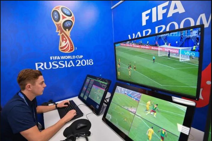 Var là gì trong bóng đá? Var có thực sự cần thiết với bóng đá?