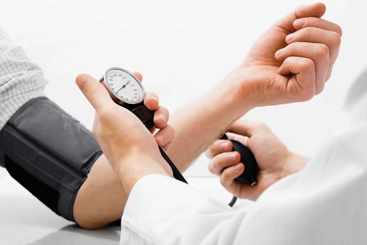 Bật mí 10 mẹo vặt hạ huyết áp đơn giản cần biết