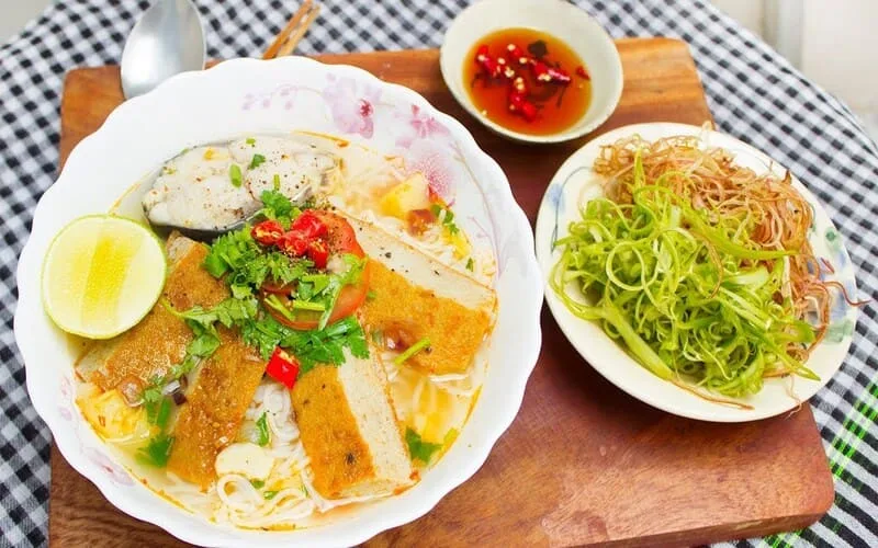 Ăn gì khi du lịch Nha Trang? 10 món ăn không thể bỏ lỡ