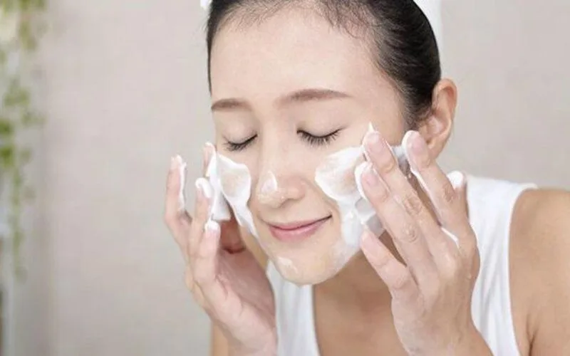 huong dan cham soc da nam giup da sang min va deu mau