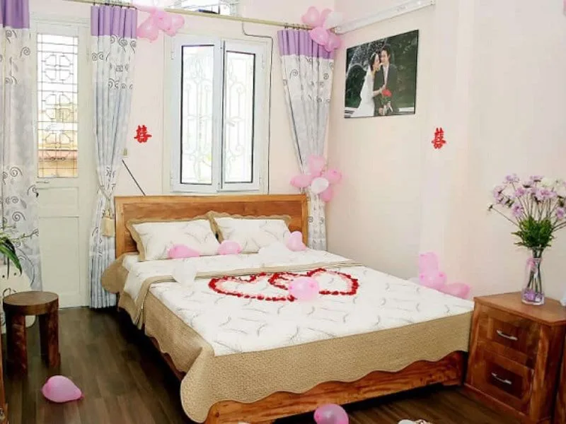 10 vi tri treo anh cuoi trong phong ngu dep phong thuy