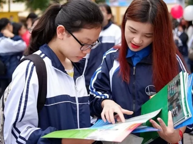 A01 gồm những môn nào? A01 là tổ hợp môn gì ? Xét tuyển ngành nào?
