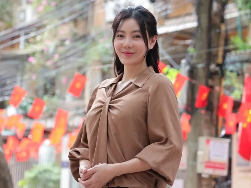 dien vien thanh huong hanh trinh tu san khau den vai dien tao dau an